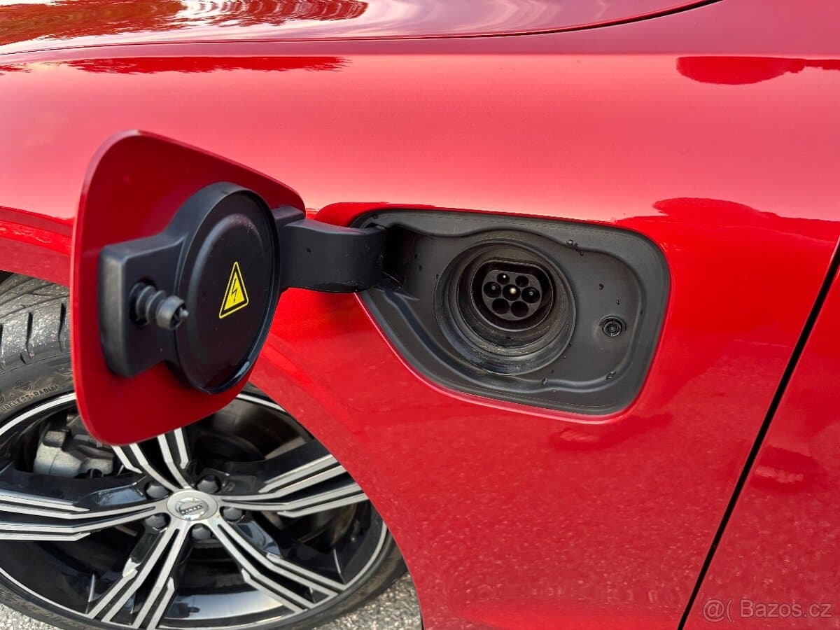 2020 Volvo V60 - 20