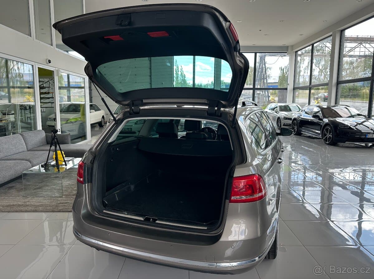 2011 Volkswagen PASSAT - 20