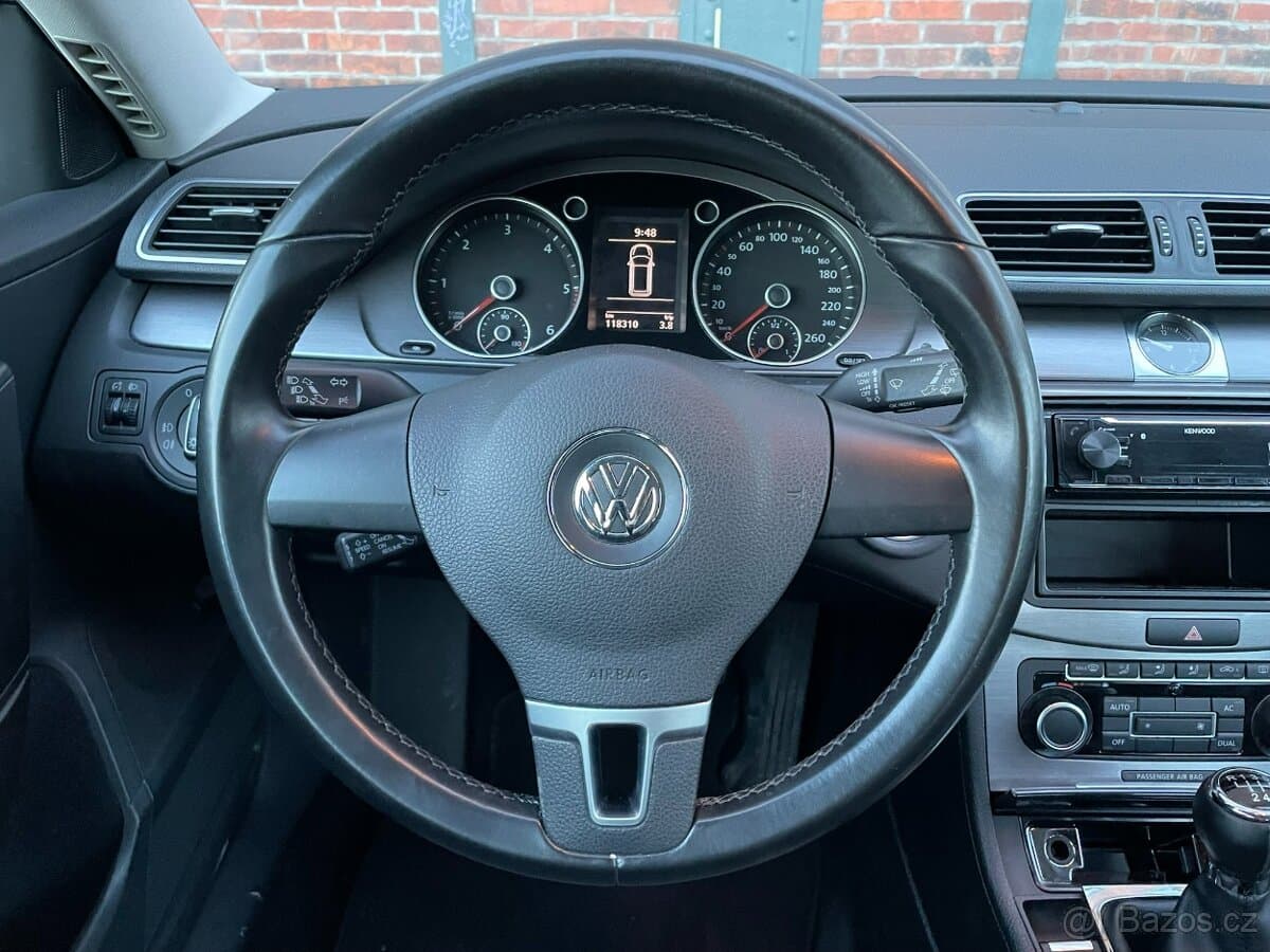 2011 Volkswagen PASSAT - 20
