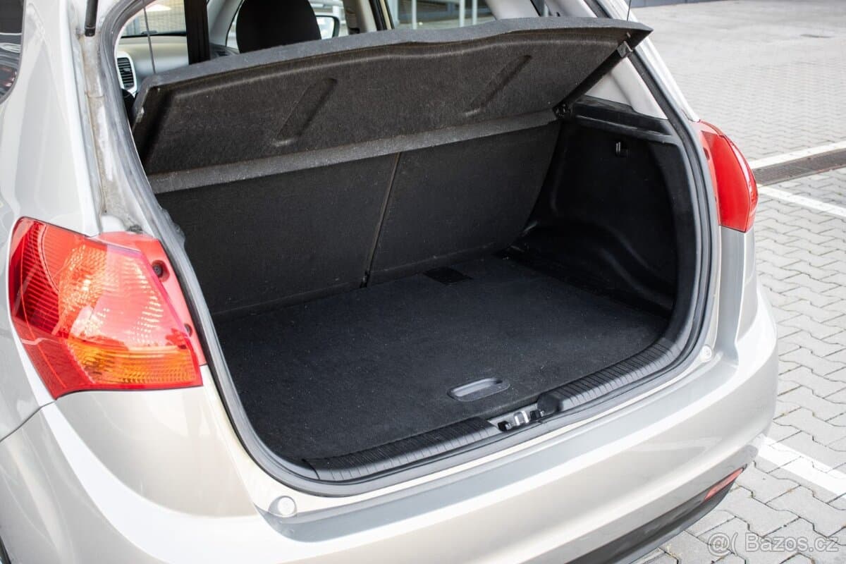 2015 Kia VENGA - 20