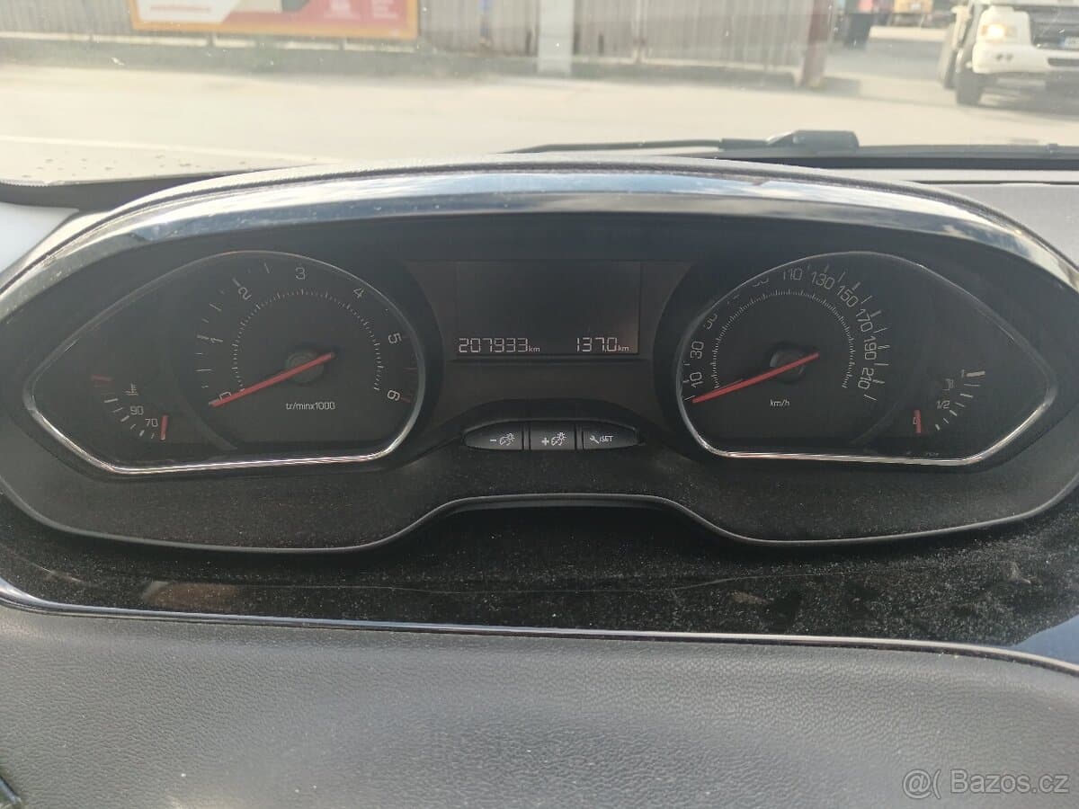 2013 Peugeot 208 - 20