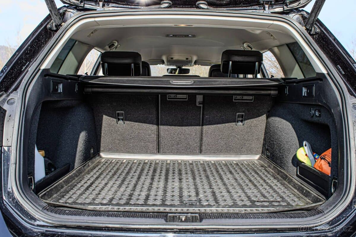 2017 Volkswagen PASSAT - 20