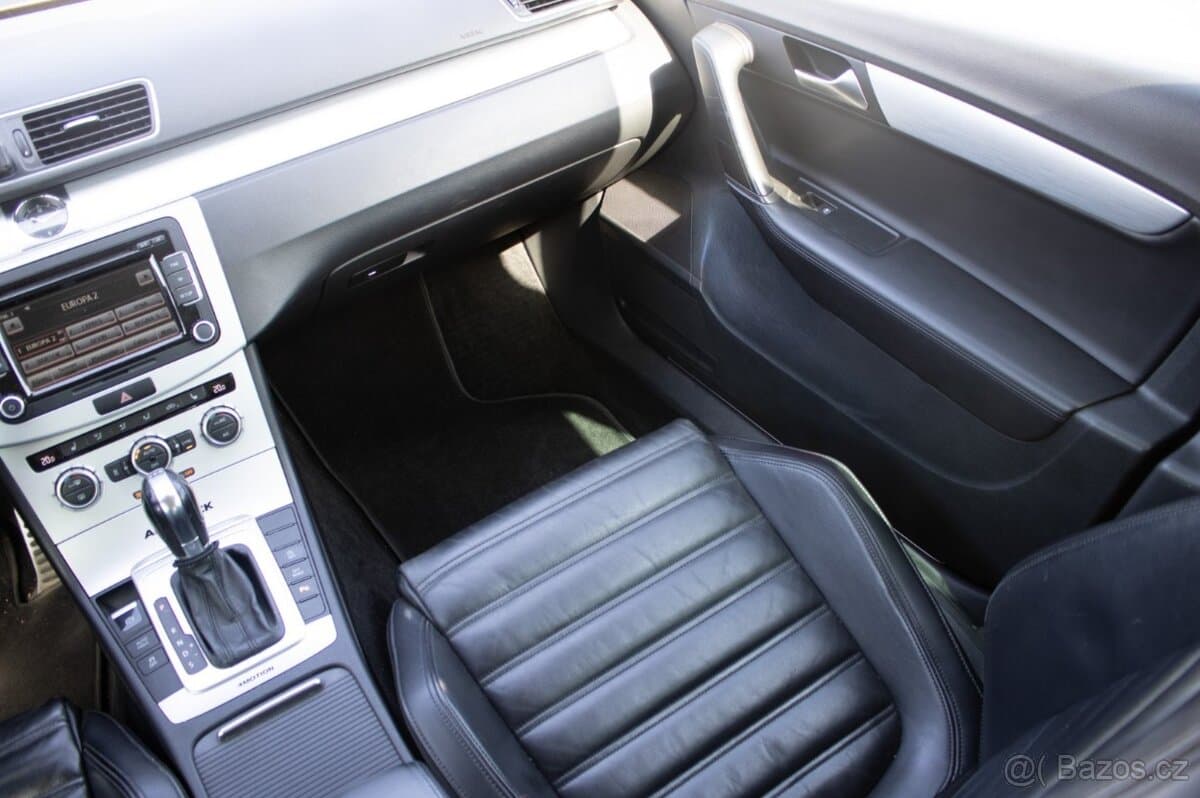 2013 Volkswagen PASSAT - 20