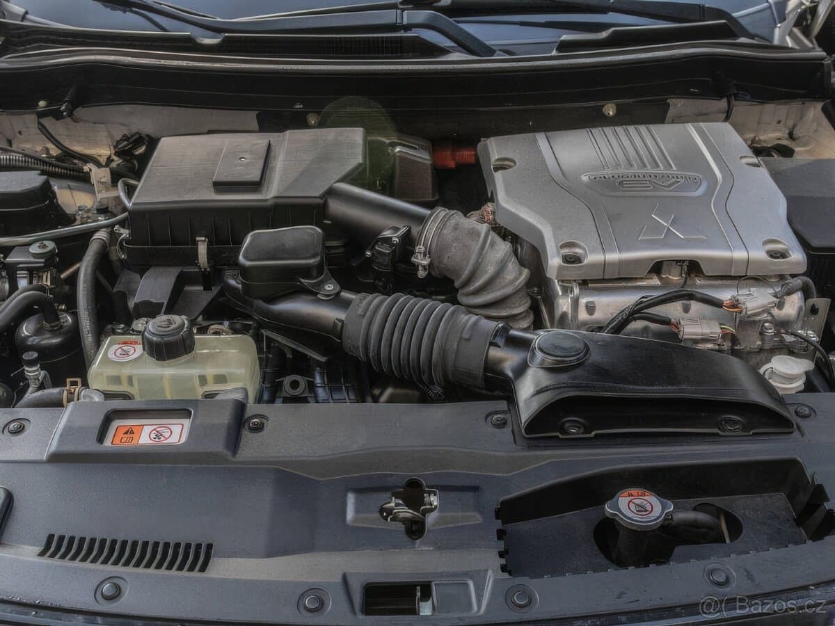 2018 Mitsubishi OUTLANDER - 20
