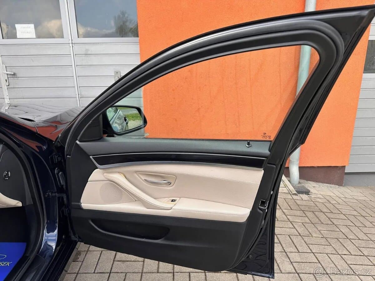 2011 BMW 5-SERIES - 20