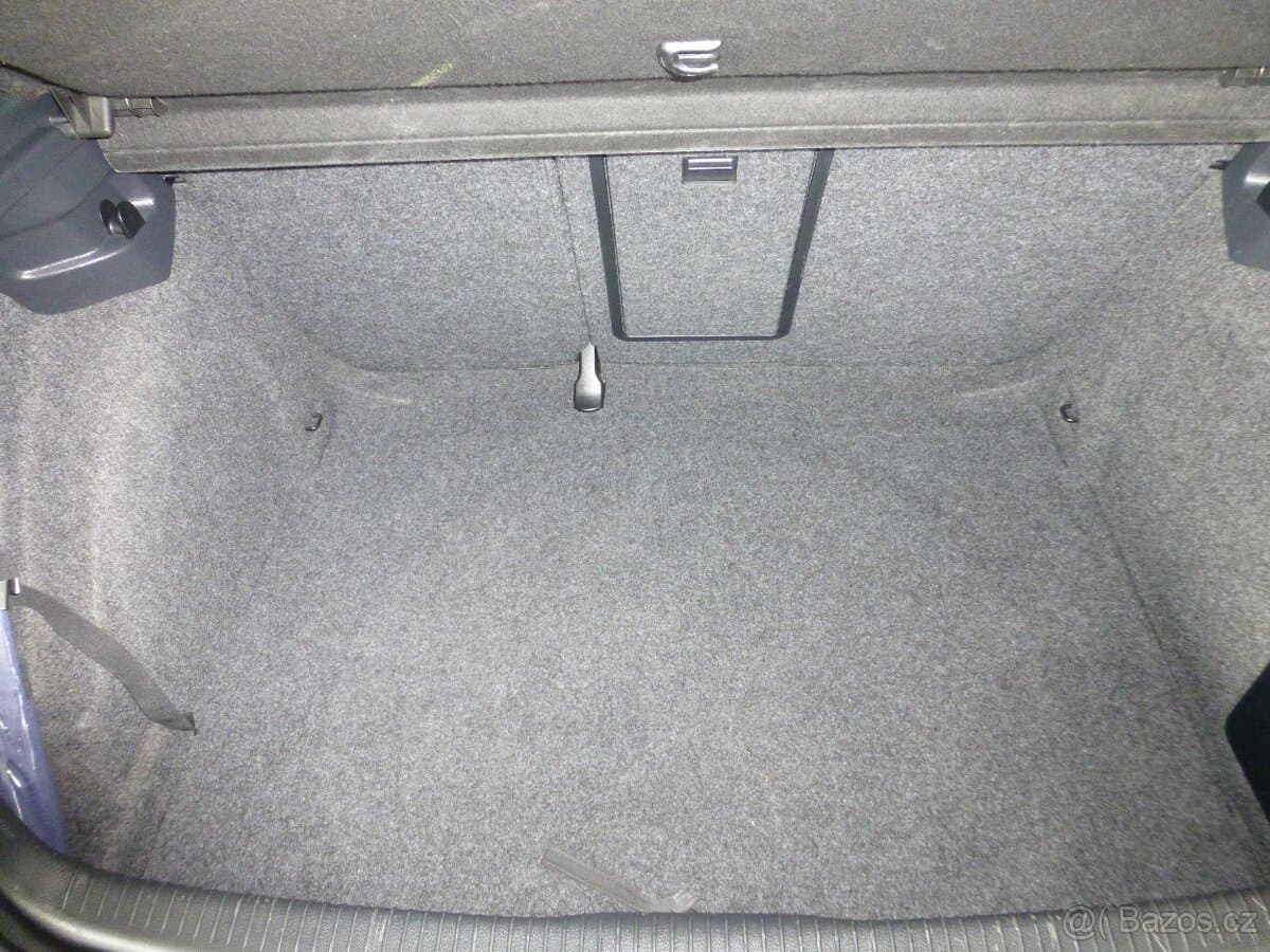 2011 Volkswagen GOLF - 20