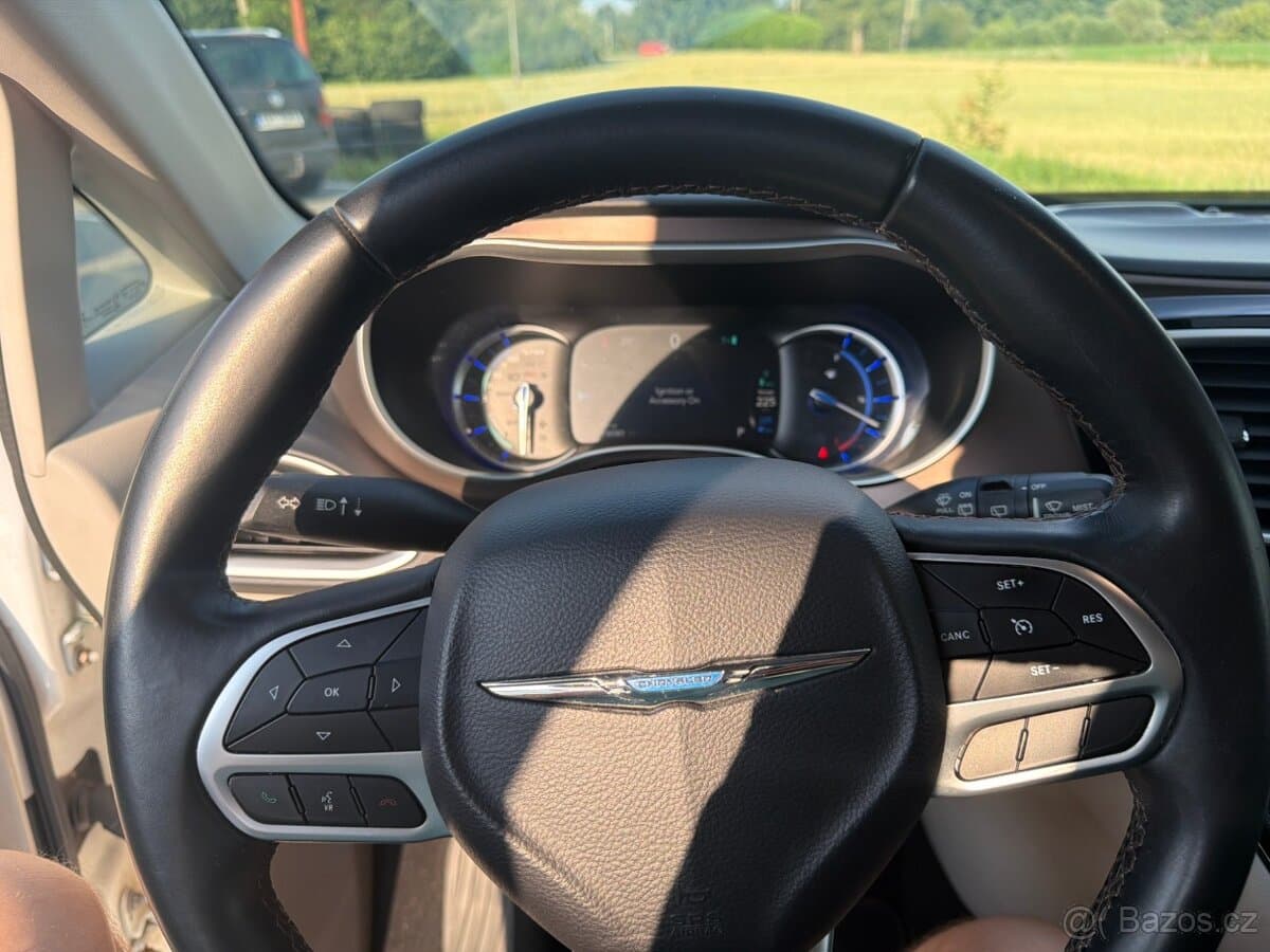 2019 Chrysler PACIFICA - 20