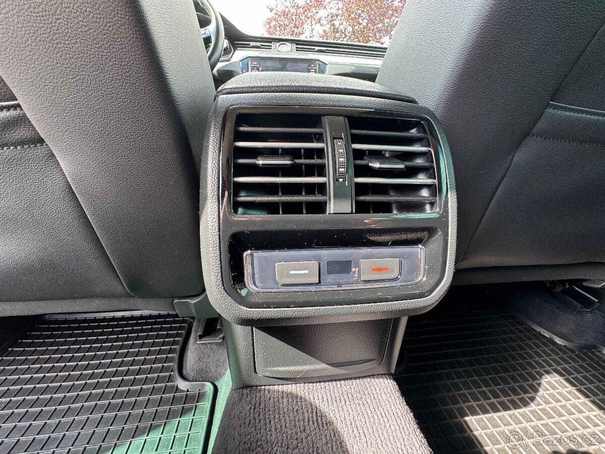 2018 Volkswagen PASSAT - 20