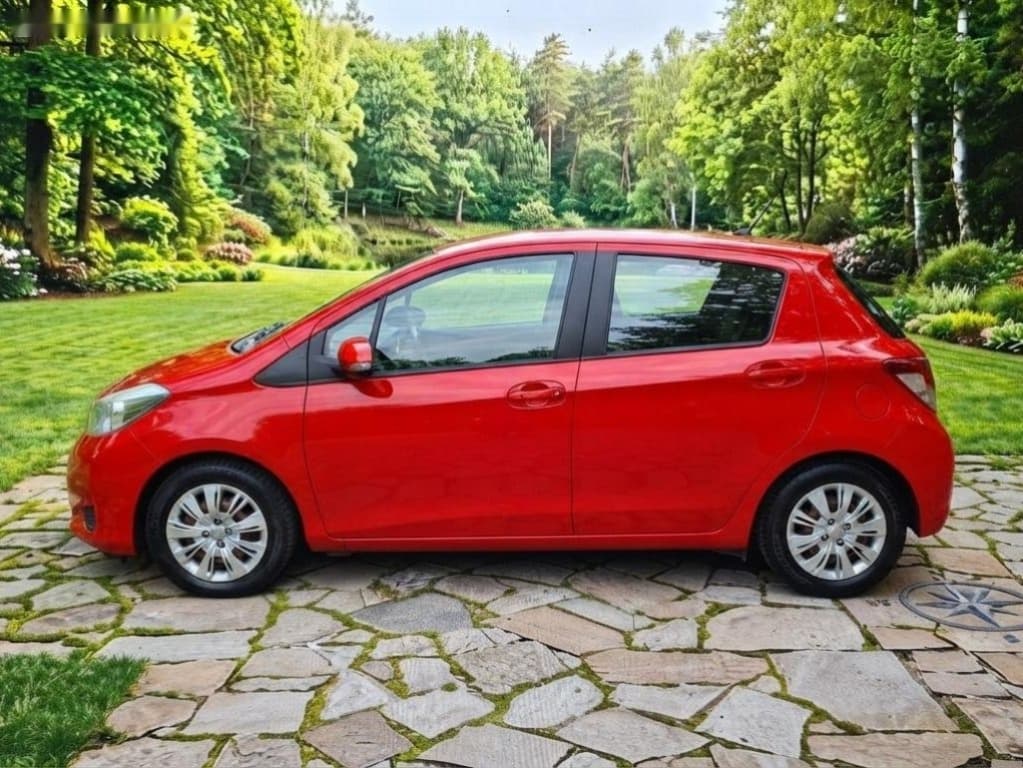 2013 Toyota YARIS - 20