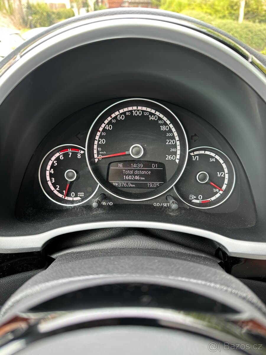 2013 Volkswagen BEETLE - 20