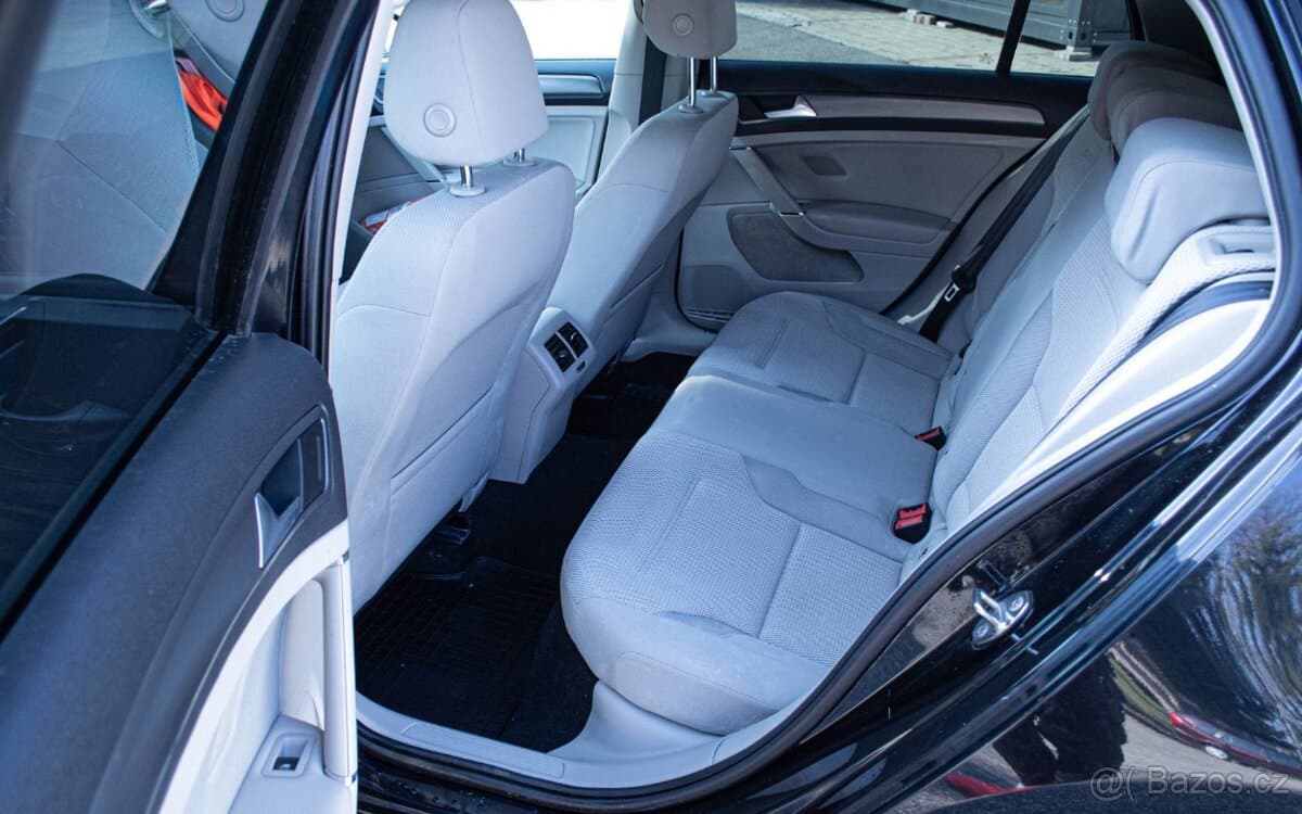 2013 Volkswagen GOLF - 20