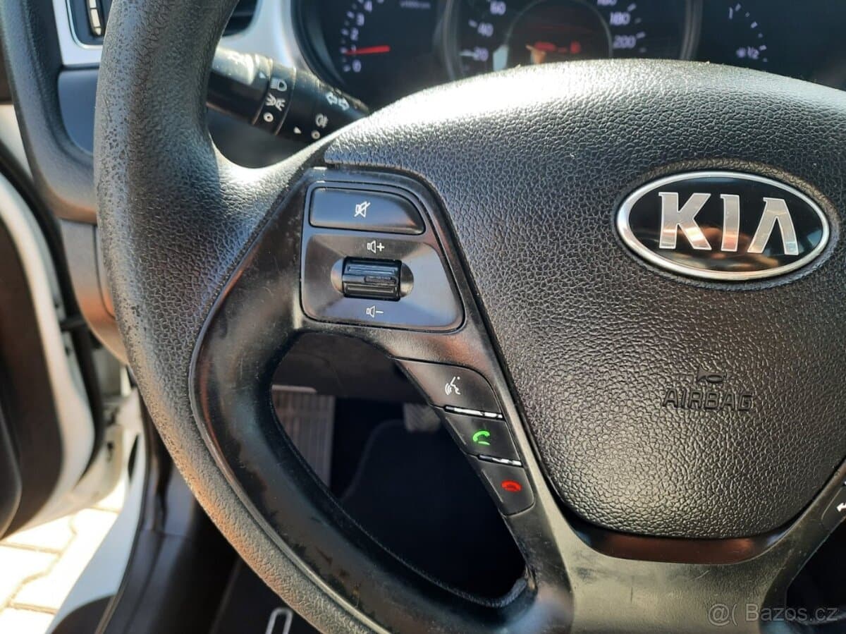 2013 Kia CEE'D - 20