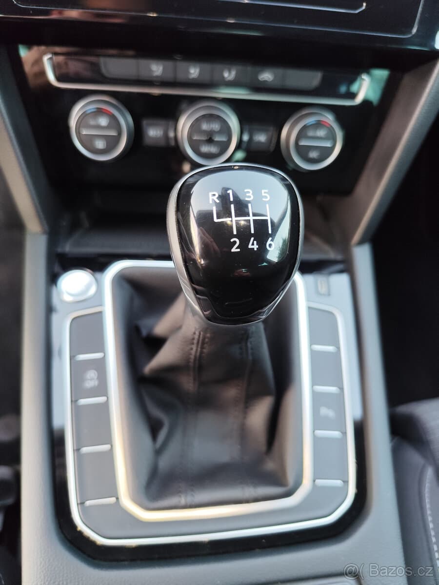 2019 Volkswagen PASSAT - 20