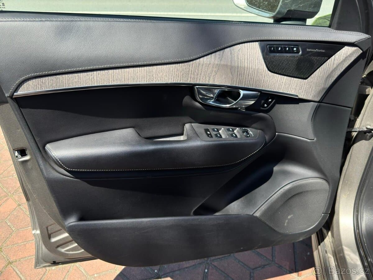 2021 Volvo XC90 - 20