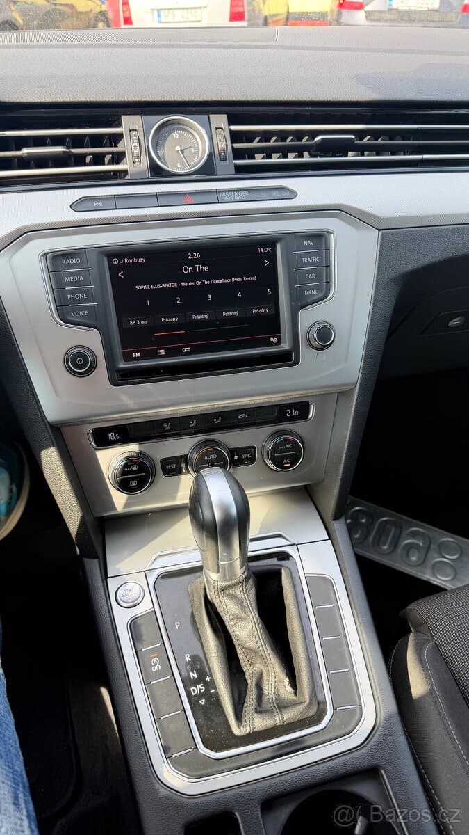 2015 Volkswagen PASSAT - 20