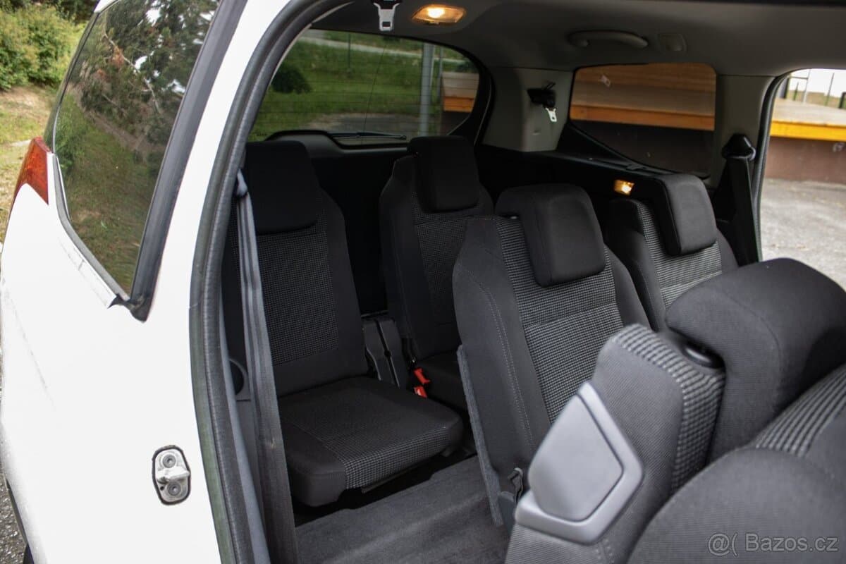 2011 Peugeot 5008 - 20
