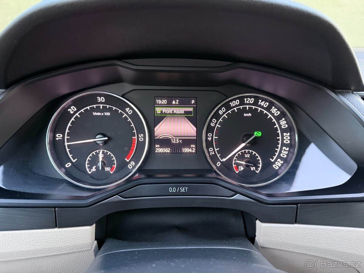2016 Škoda SUPERB - 20