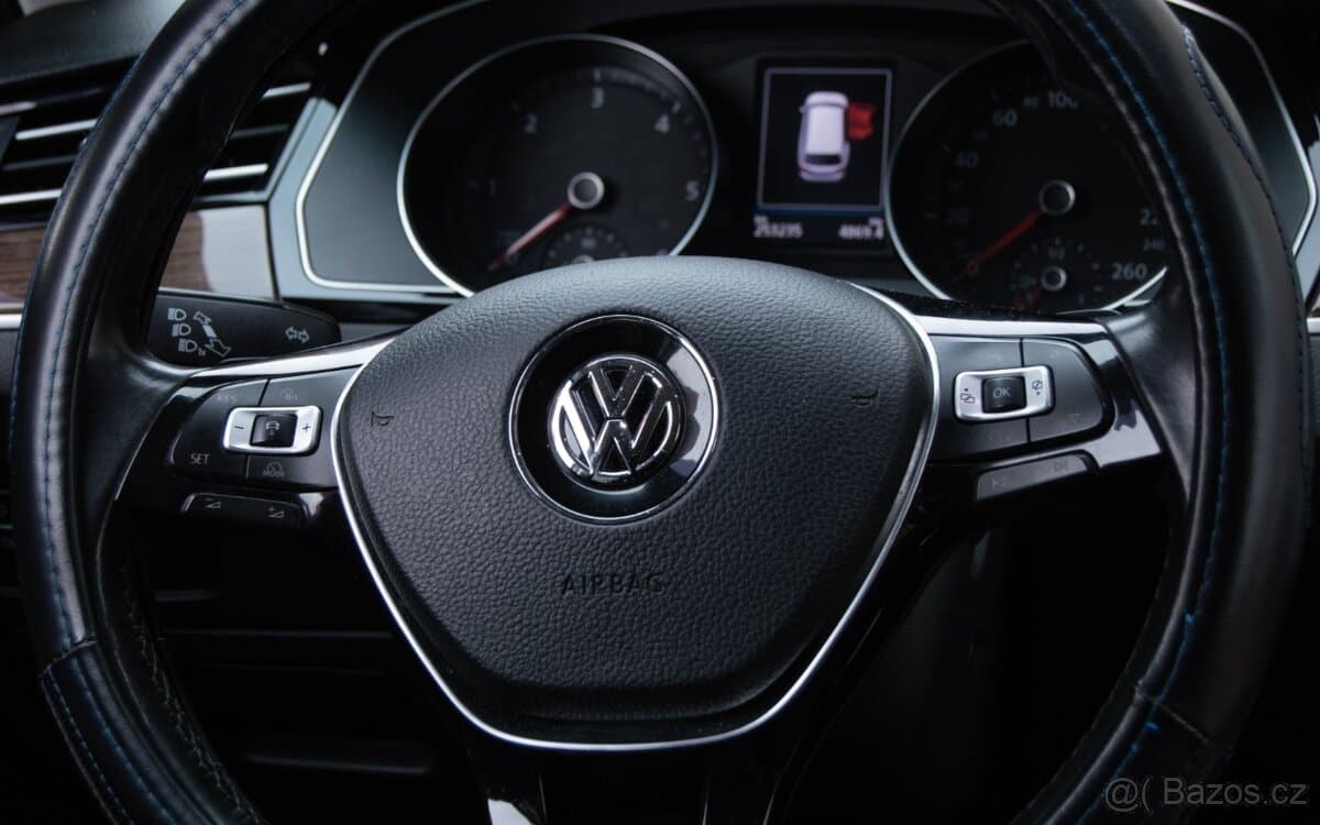 2016 Volkswagen PASSAT - 20