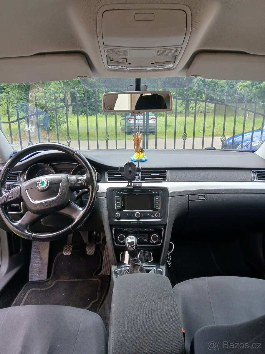 2011 Škoda SUPERB - 3