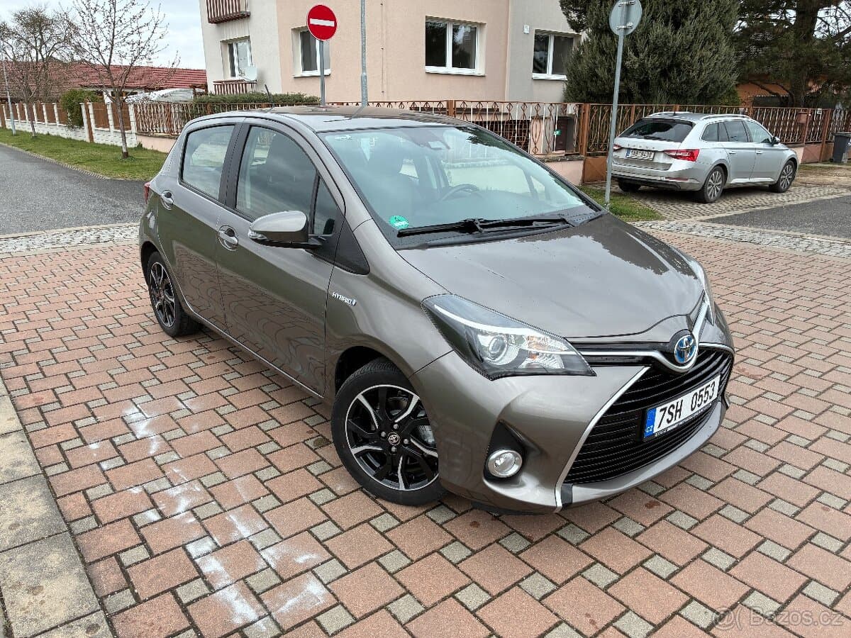 2016 Toyota YARIS - 3