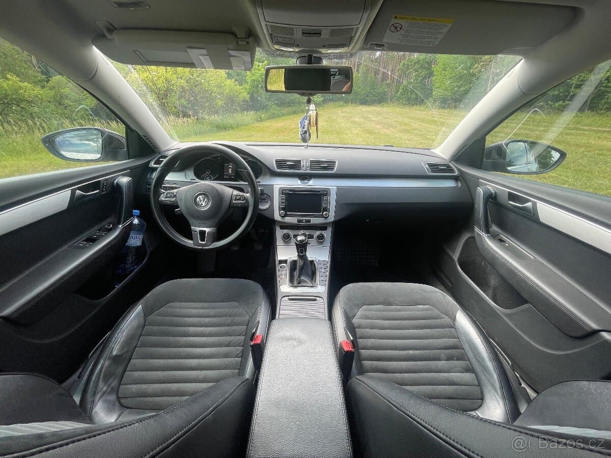 2012 Volkswagen PASSAT - 3