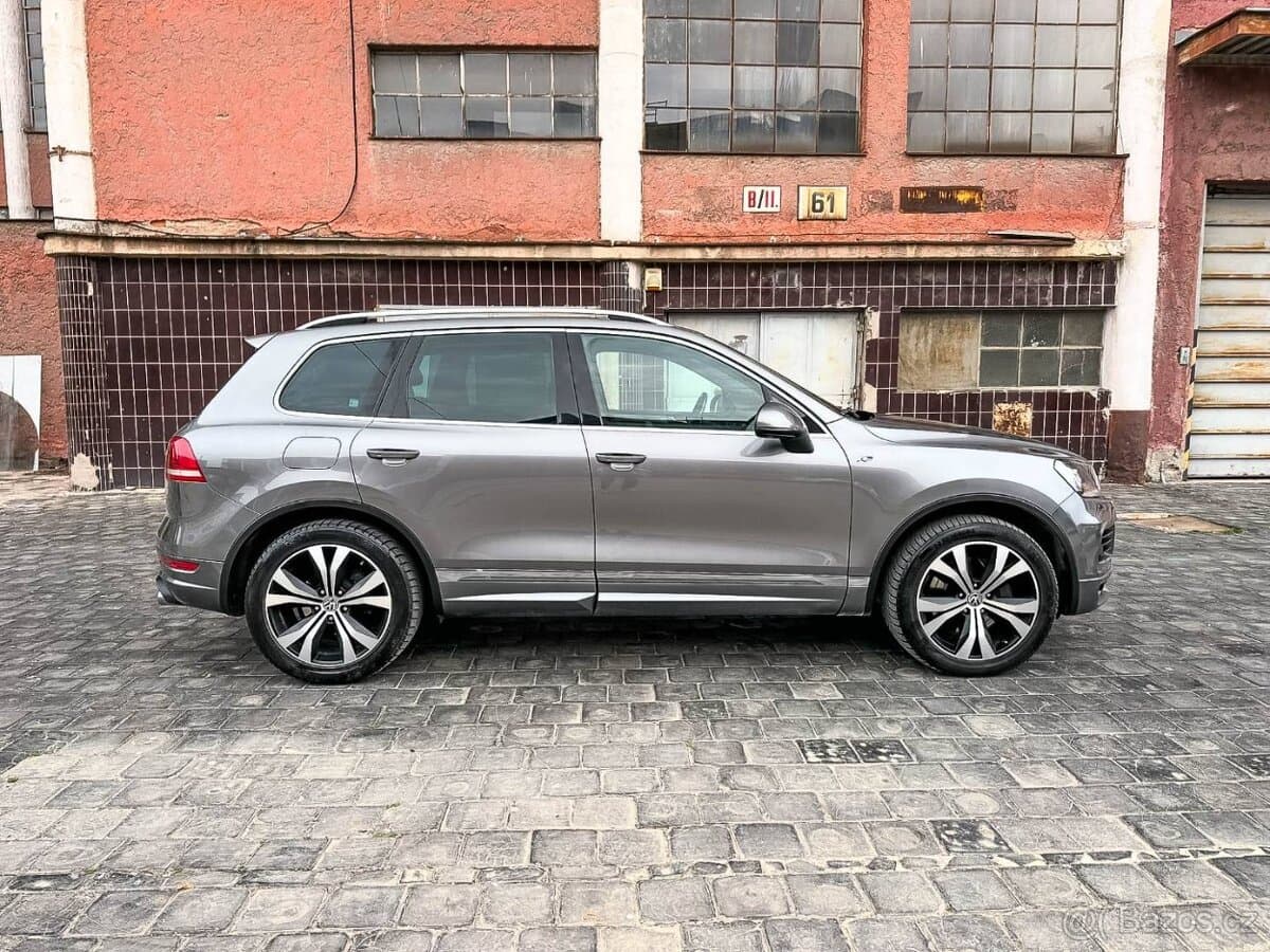 2012 Volkswagen TOUAREG - 3