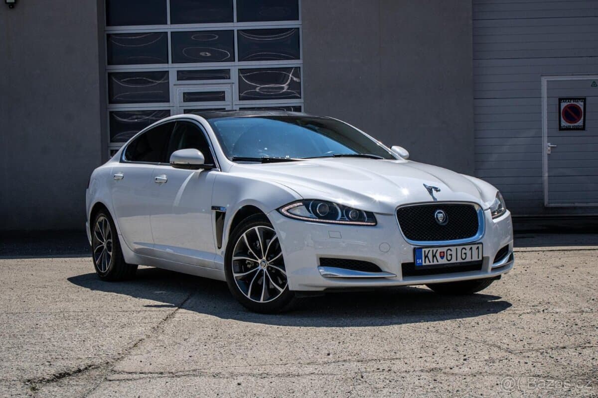 2011 Jaguar XF - 3