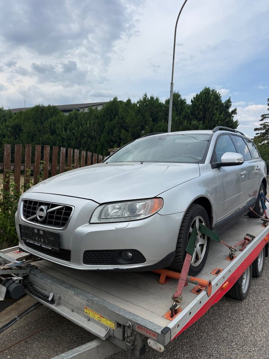 2010 Volvo V70 - 3