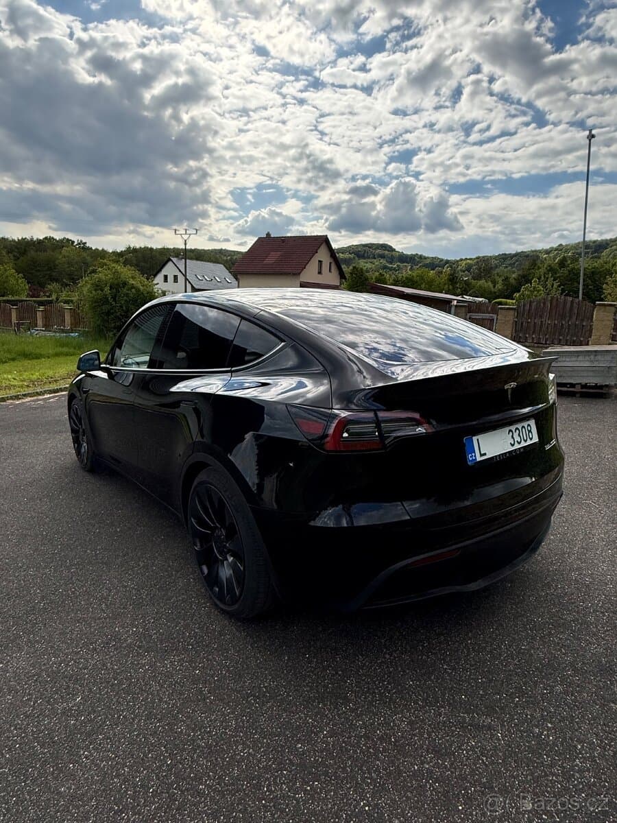 2023 Tesla MODEL Y - 3