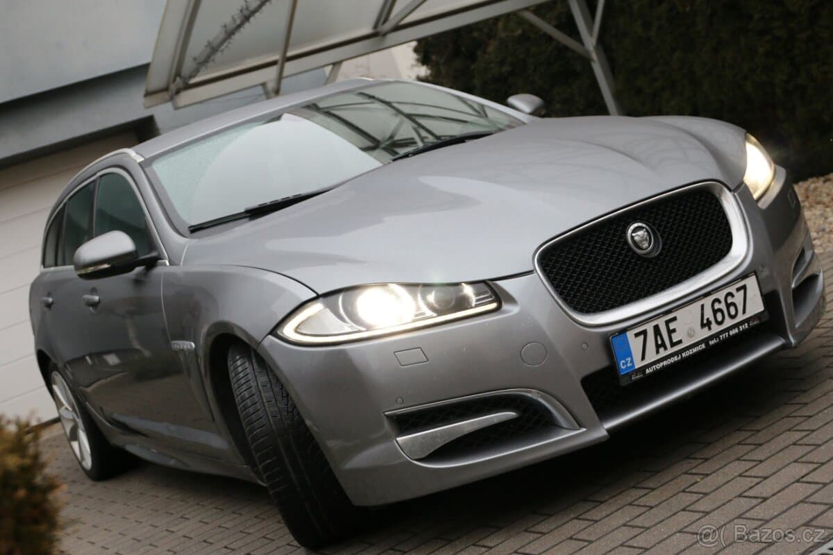 2012 Jaguar XF - 3
