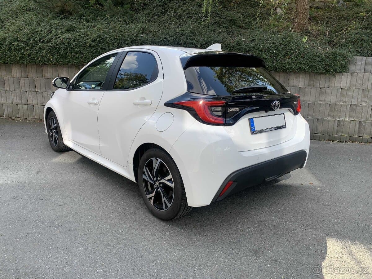 2024 Toyota YARIS - 3