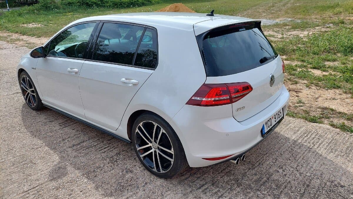 2015 Volkswagen GOLF - 3