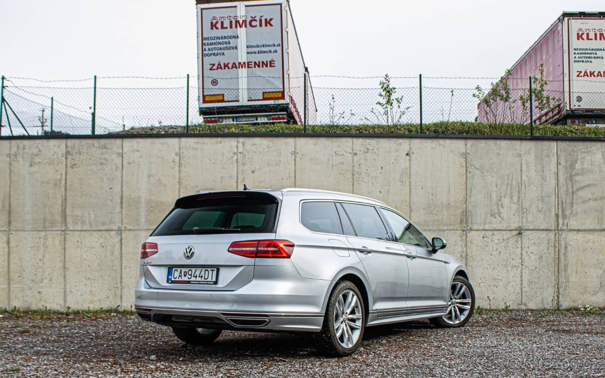 2018 Volkswagen PASSAT - 3