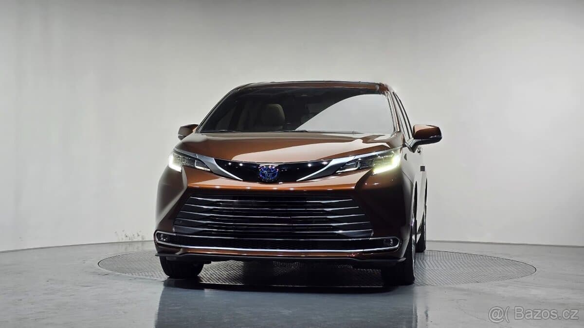 2023 Toyota SIENNA - 3