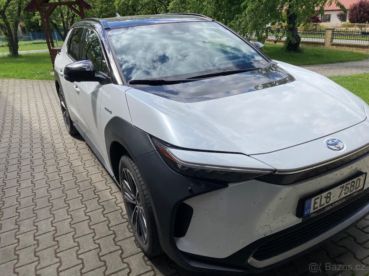 2022 Toyota bZ4X - 3