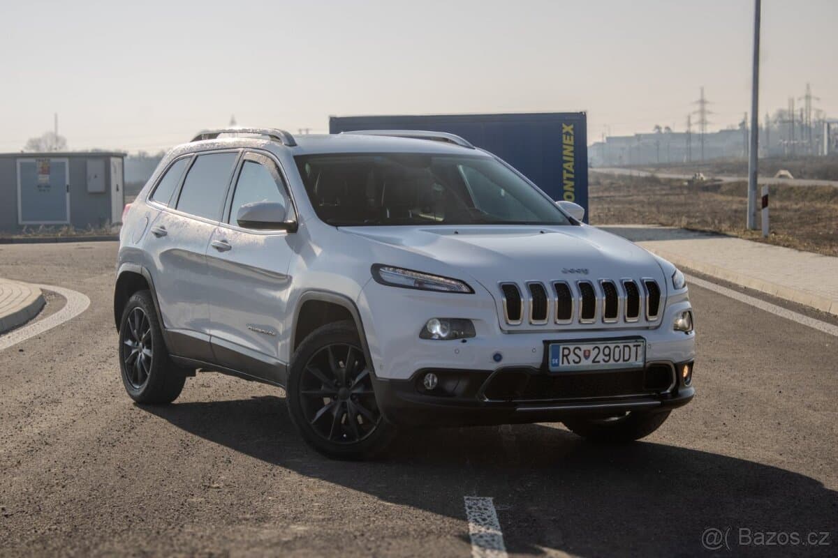 2017 Jeep CHEROKEE - 3