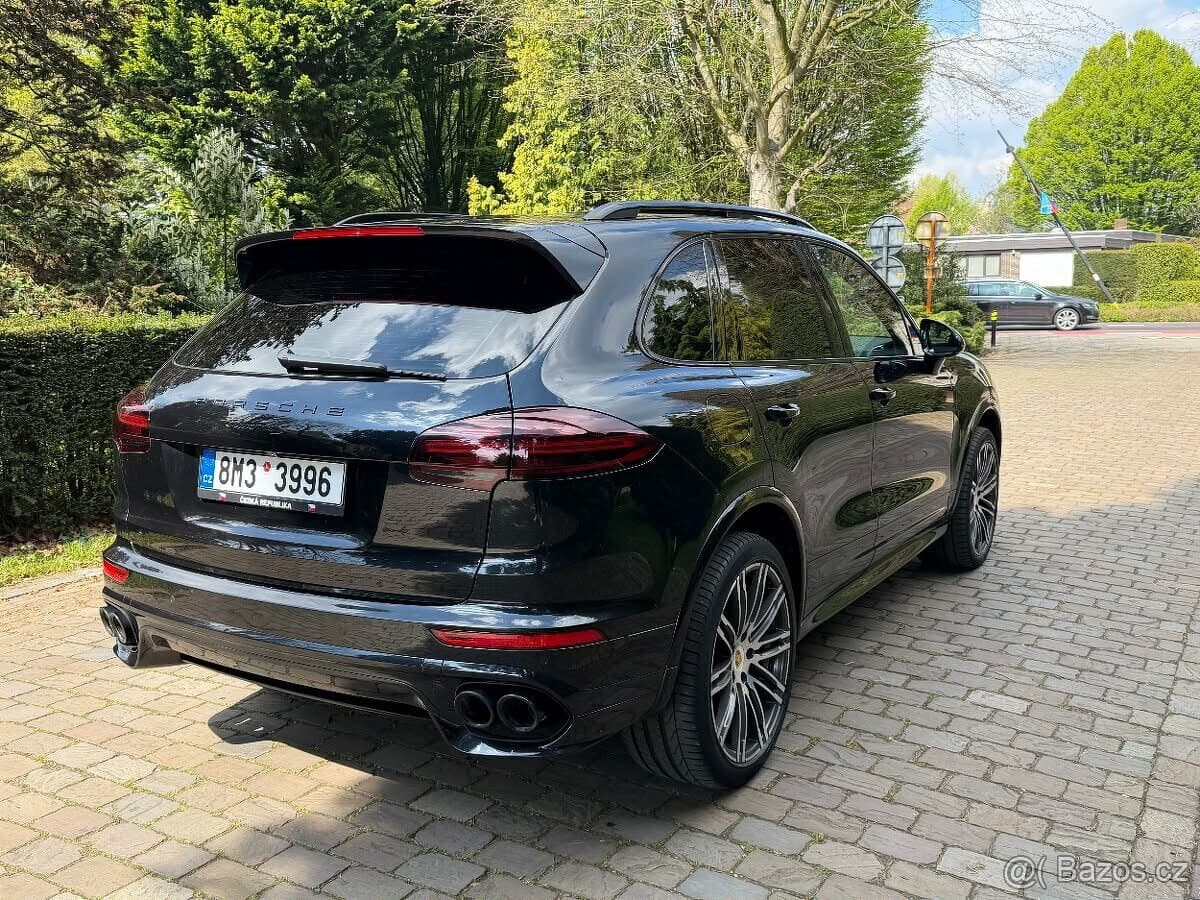 2016 Porsche CAYENNE - 3