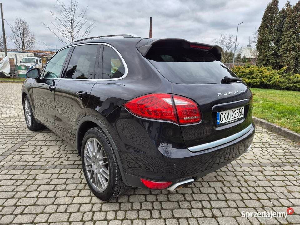 2011 Porsche CAYENNE - 3