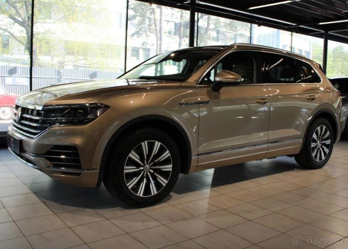 2019 Volkswagen TOUAREG - 3