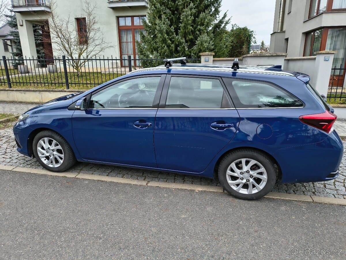 2017 Toyota AURIS - 3