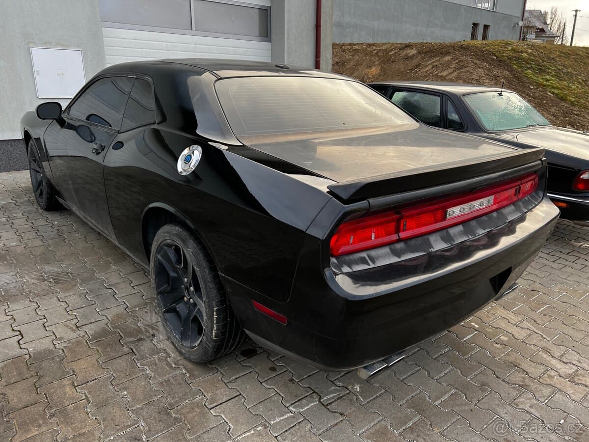 2012 Dodge CHALLENGER - 3