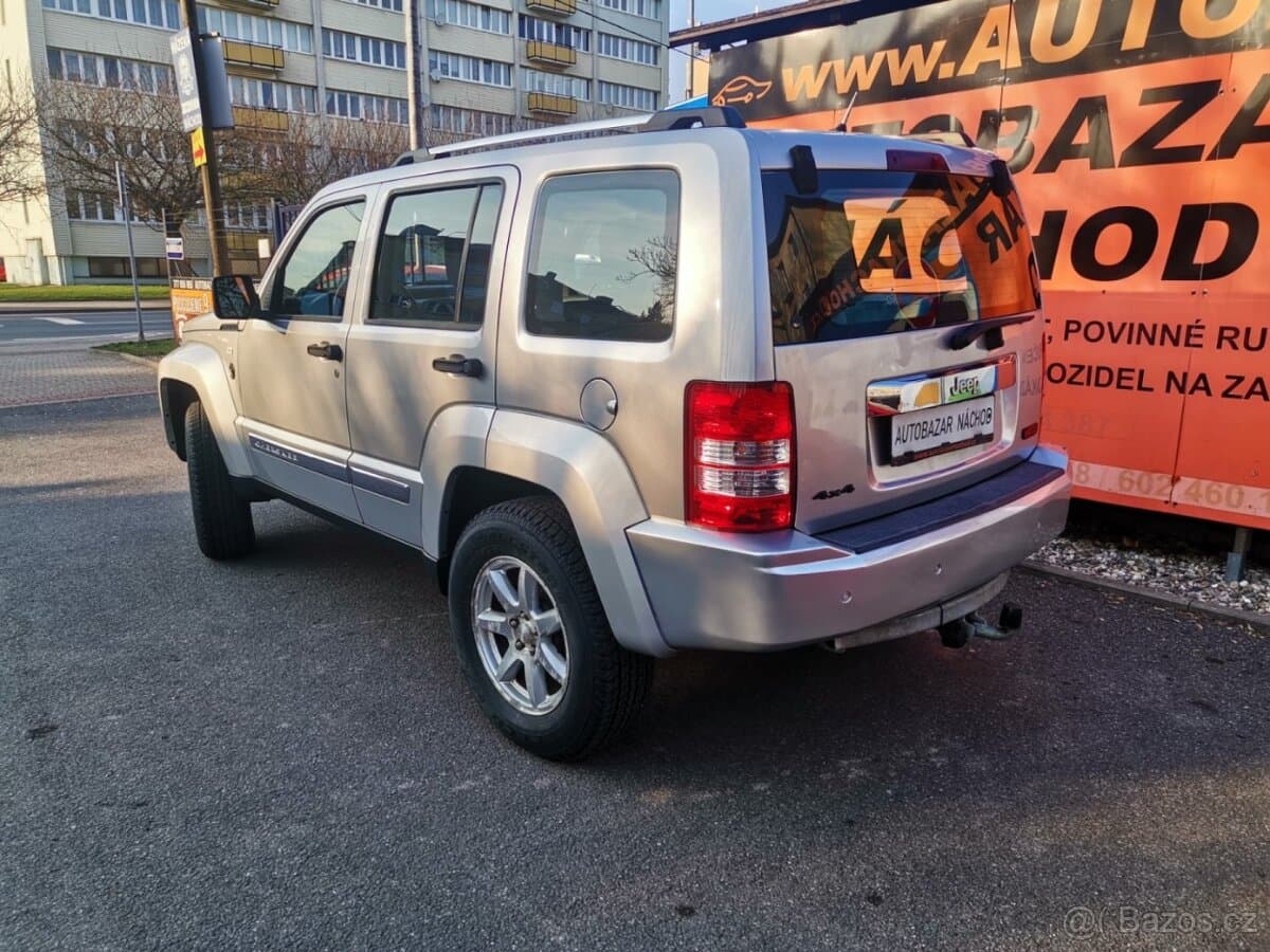 2009 Jeep CHEROKEE - 3