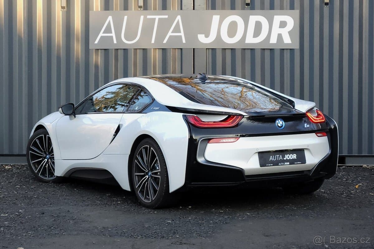 2020 BMW i8 - 3