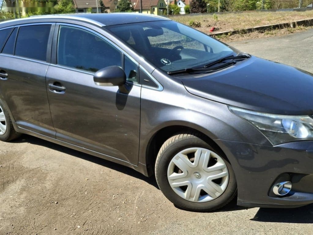 2013 Toyota AVENSIS - 3