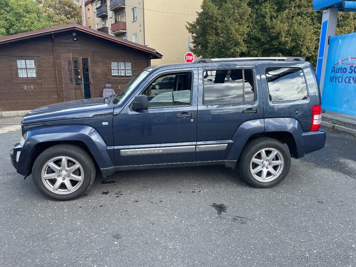2009 Jeep CHEROKEE - 3