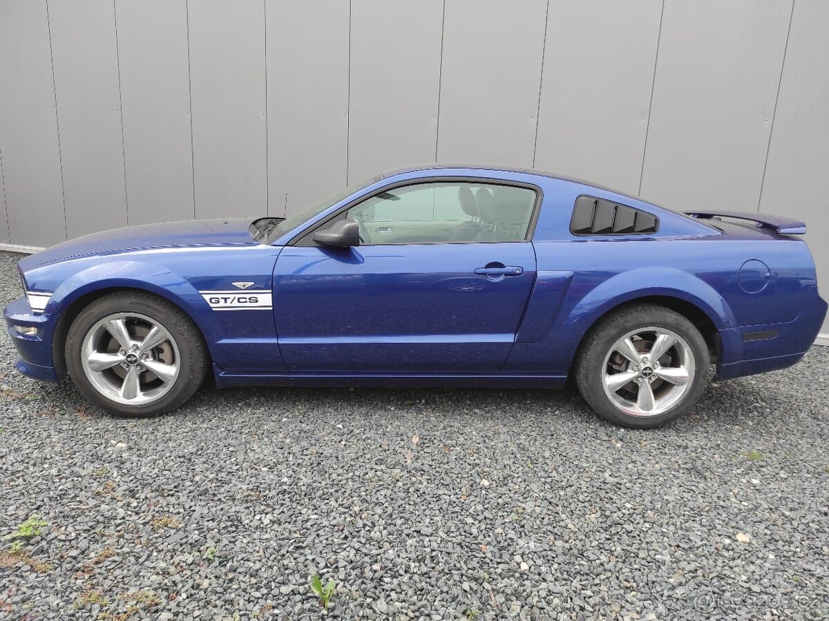 2009 Ford MUSTANG - 3