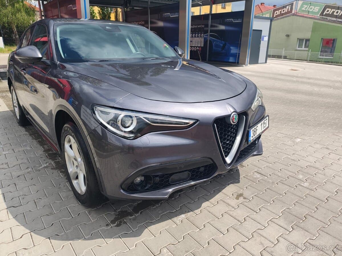 2018 Alfa Romeo STELVIO - 3