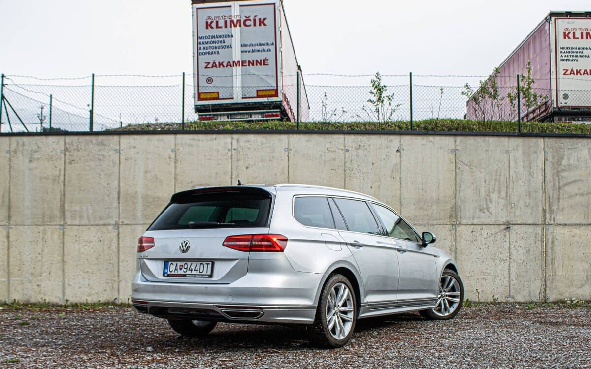 2018 Volkswagen PASSAT - 3