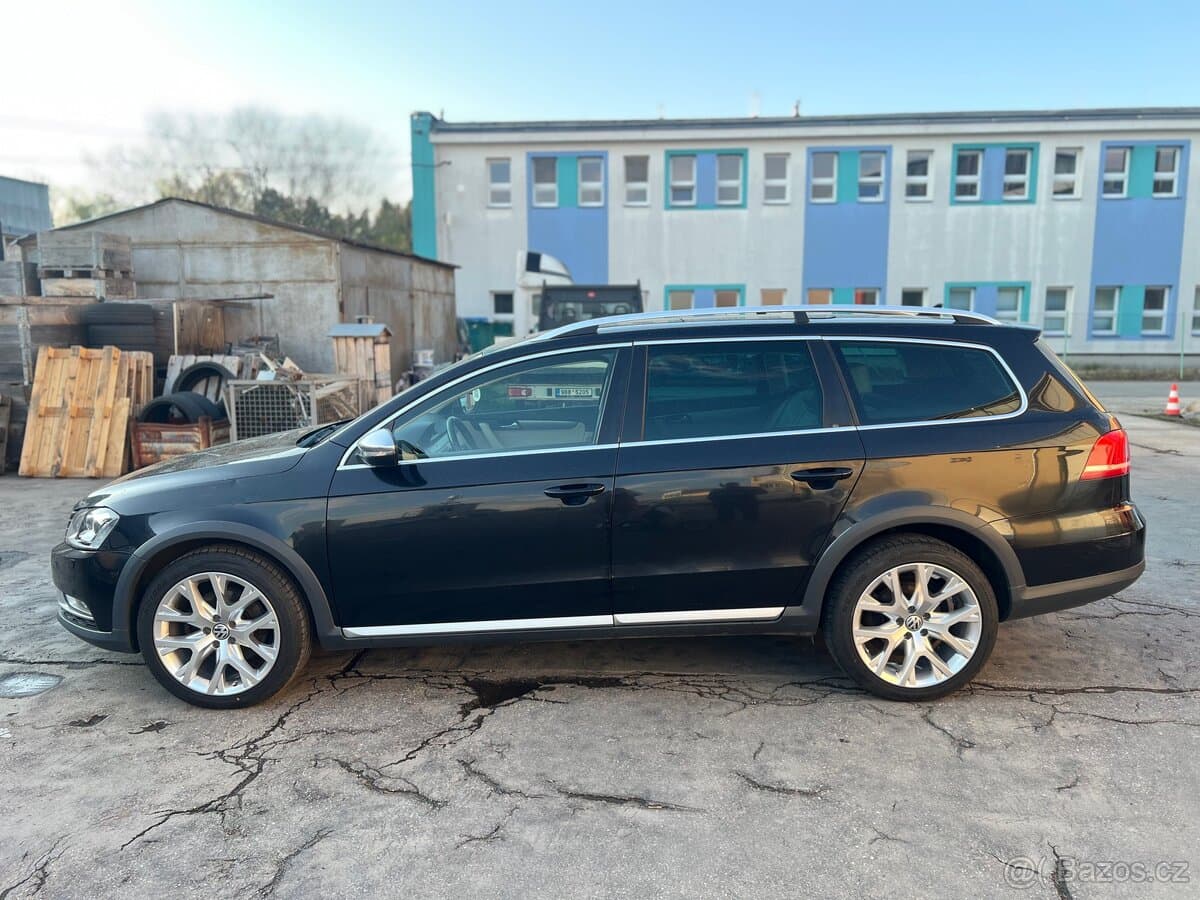 2012 Volkswagen PASSAT - 3