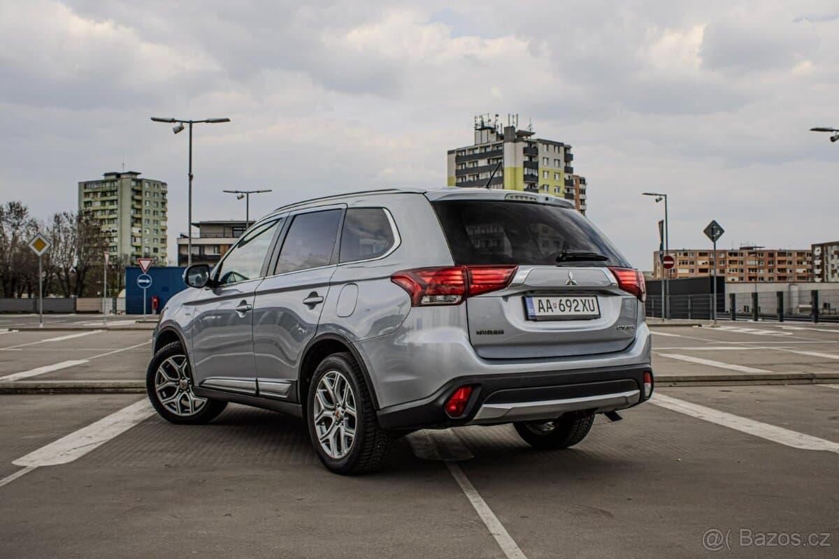 2016 Mitsubishi OUTLANDER - 3